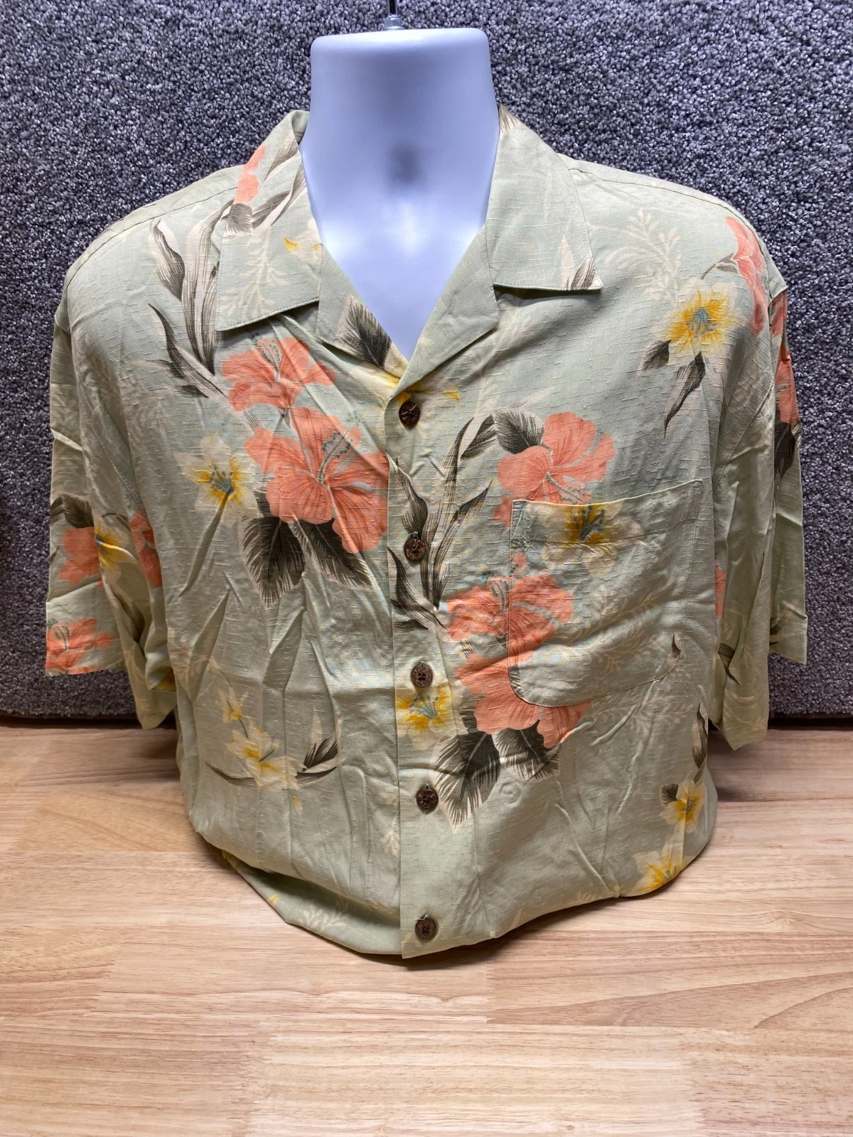 NWT Original Island Sport Shirt Men M Short Sleeves Button Floral Hawaiian Salsa