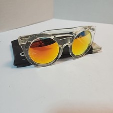 Quay Australia Sunglasses w/softcase.