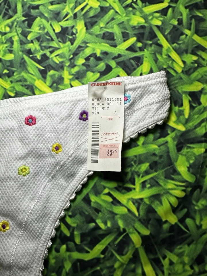 Vintage Y2K NWT René Rofé Thong L White Floral Embroidered Daisy Panties Cute - Image 3 of 4