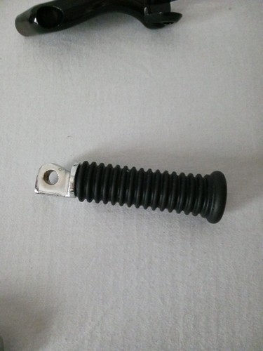 NEW OPEN BOX Harley-Davidson Black Passenger Foot Pegs & Mount Brackets ONLY - Picture 8 of 13