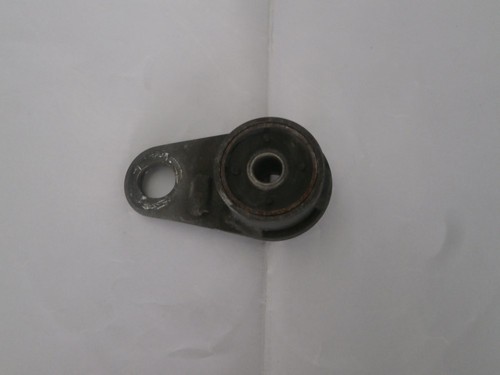 YAMAHA YZF 750 R 93 98 AUSPUFFKRÜMMER HALTERUNG UNTEN