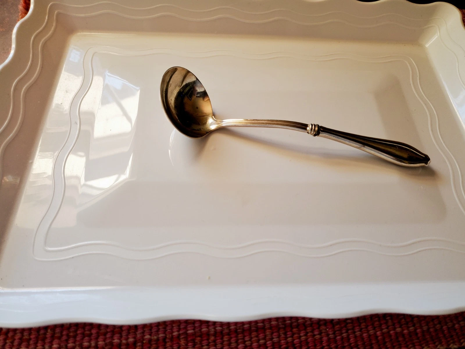 VINTAGE/ANTIQUE STERLING SILVER HANDLED CREAM SAUCE LADLE
Opens in a new window or tab