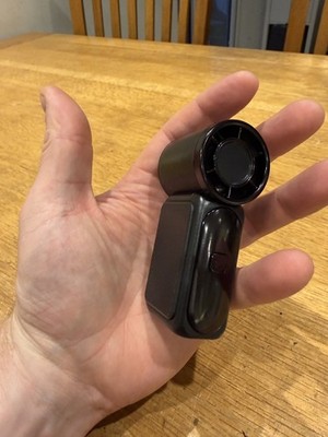 Schwarz Tragbarer Hand Mini Ventilator mit LED-Anzeige, USB Wiederaufladbarer Persönlicher Ventilator