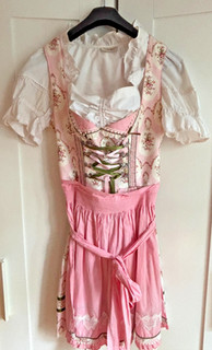 getragenes Krüger Madl Dirndl Gr. 36 mit Landhaus Bluse Gr. 34 weiß mit rosa