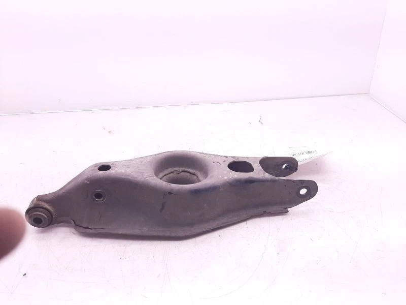 Lower Control Arm Rear Center Spring Perch 05-18 CHRYSLER 300 68229216AB - Изображение 3 из 4