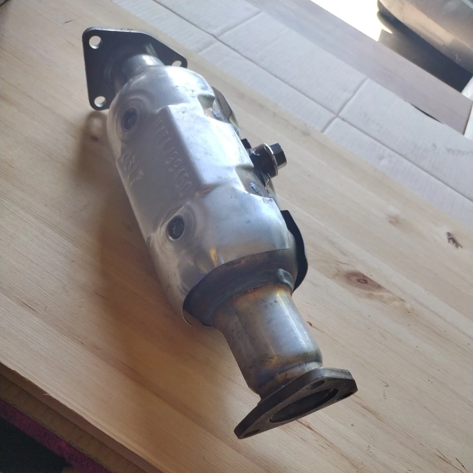 Catalytic Converter-EPA Walker 16370 fits 98-02 Honda Accord 2.3L-L4 'NEW' - Image 2 of 4