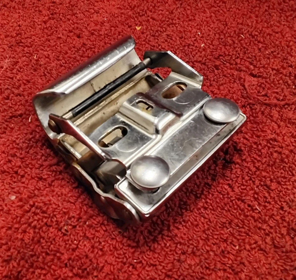 Century, Ciera, Celebrity, 6000: 1983-1988, OEM, manija/pestillo de techo corredizo de fábrica Foto 4 de 4