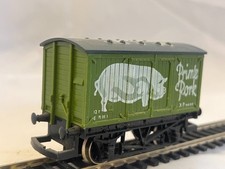 Hornby R216 OO Gauge Prime Pork Closed Wagon