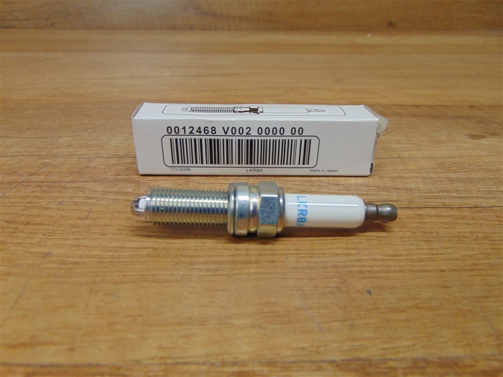 Spark Plug Genuine Smart 450/452 - Q0012468V002000000