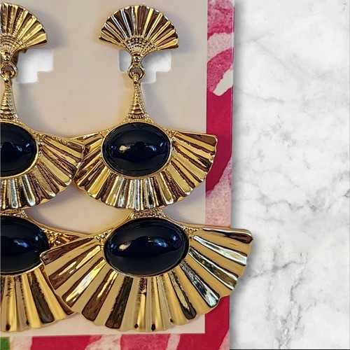 LILLY PULITZER COASTAL SHELL DROP CLIP-ON EARRINGS NWT - Picture 4 of 8