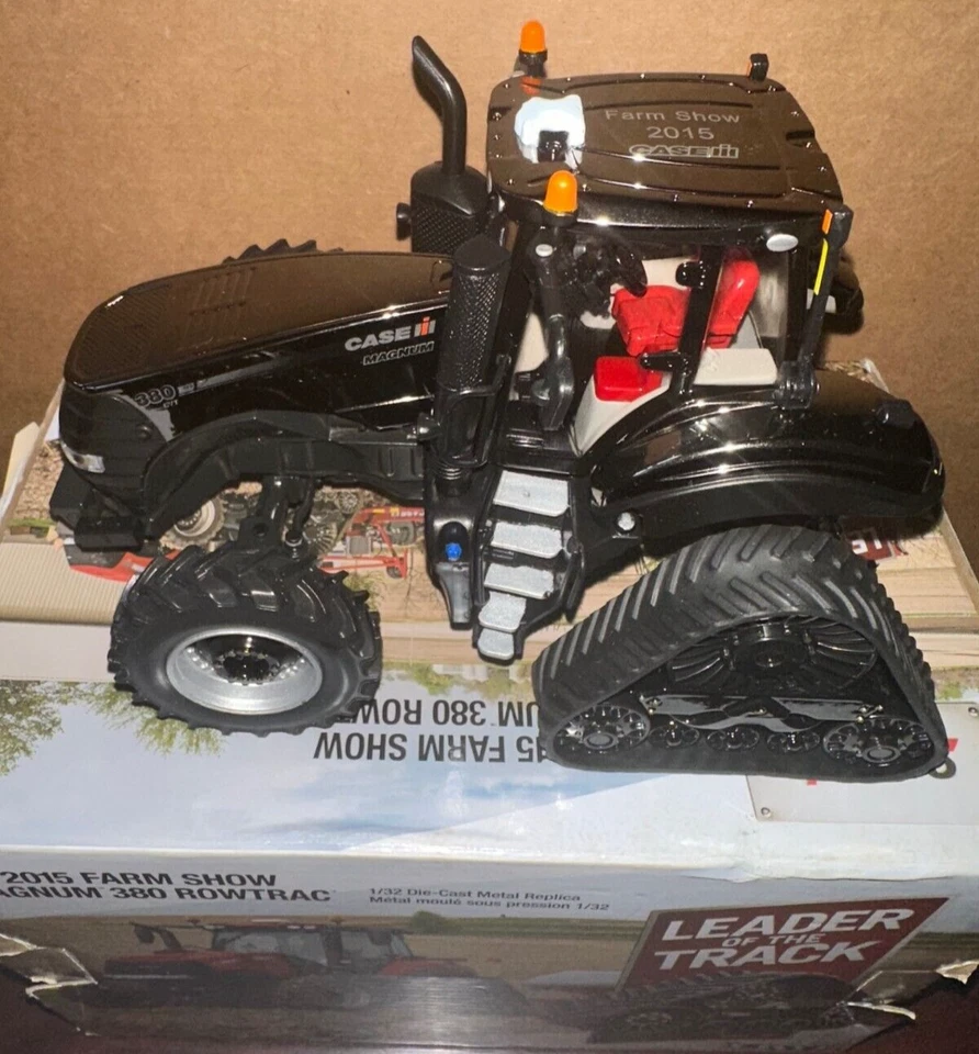 Ertl 1/32 Case IH 380 Magnum Row Trac Tractor, 2015 Farm Show, Black Chrome #39 - Image 2 of 2