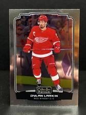 2022-23 O-Pee-Chee Platinum Base Dylan Larkin #80