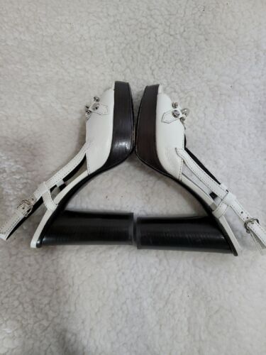 Sandalias, tacones blancos de punta abierta Burberry. Tacones redondos. Talla 37. EE. UU. 6,5 - Imagen 6 de 11