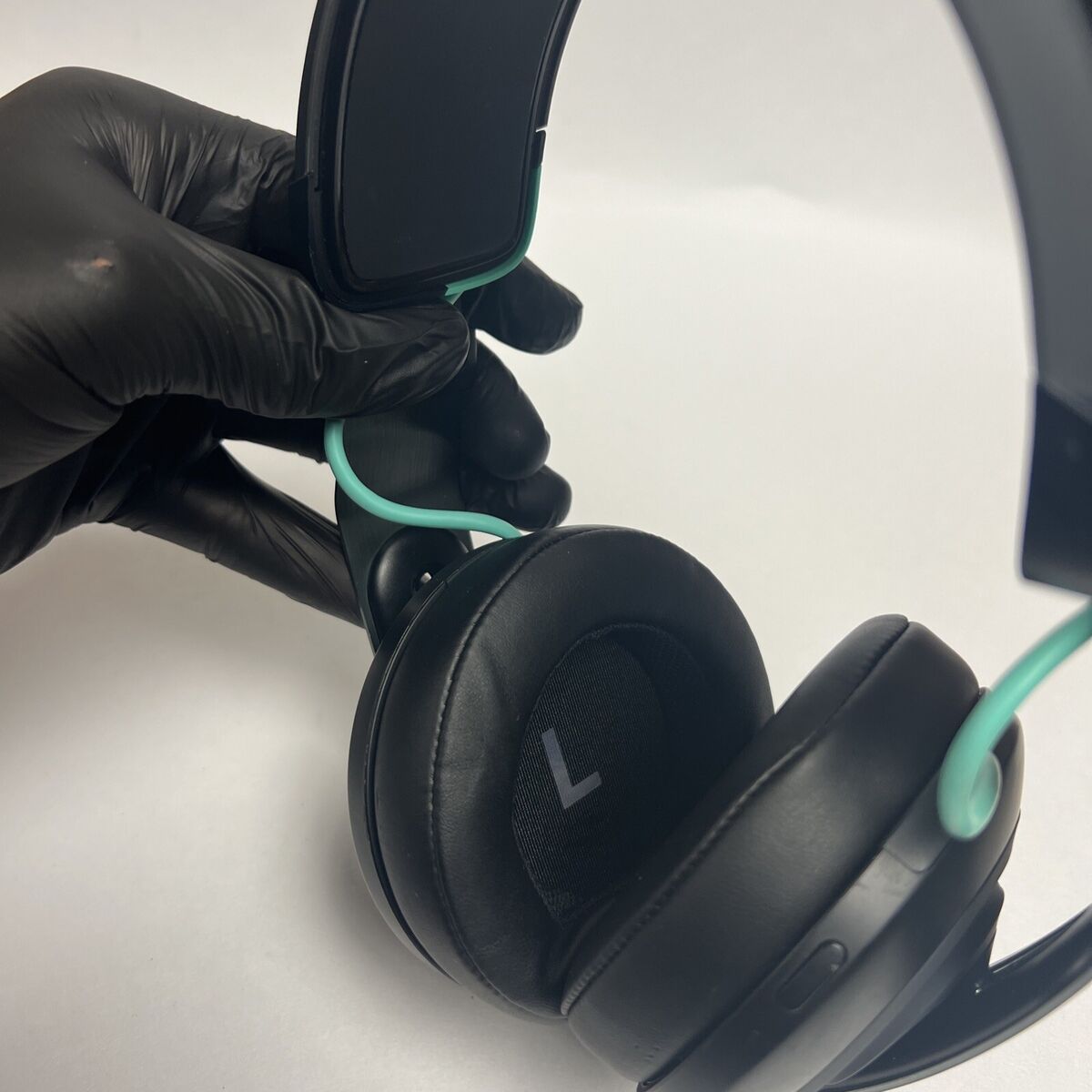 Halo Sport 2 - Wireless Headphones (Tested Read Description Halo Sport 2 - Wireless Headphones (Tested Read Description