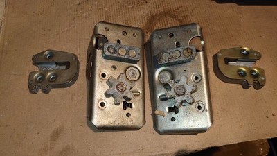 Türschlösser Wartburg 353 1.3 Robur Multicar Set links rechts NEU
