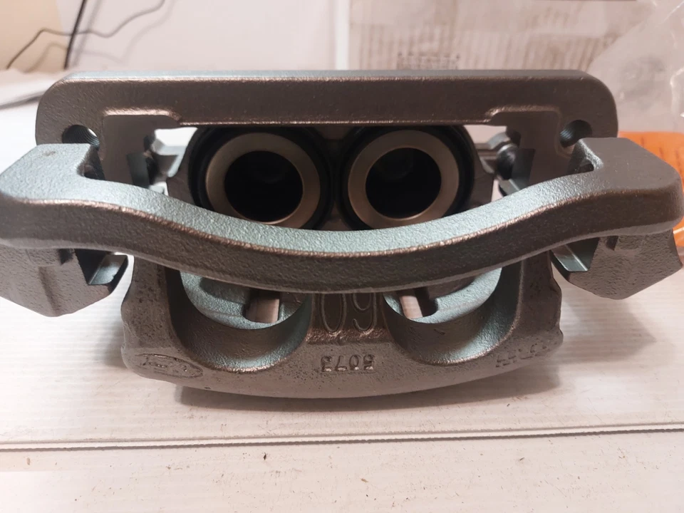 Pinza delantera derecha Ford F250/350SD 2005-13, FRC11903 Raybestos Foto 3 de 4