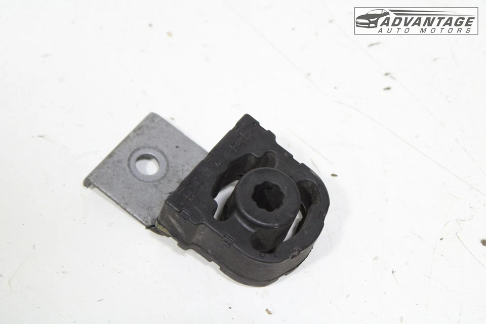 HYUNDAI TUCSON 2022-2025 AWD 2,5 L TUBO DE ESCAPE SUSPENSIÓN AISLANTE CON SOPORTE OEM Foto 2 de 4