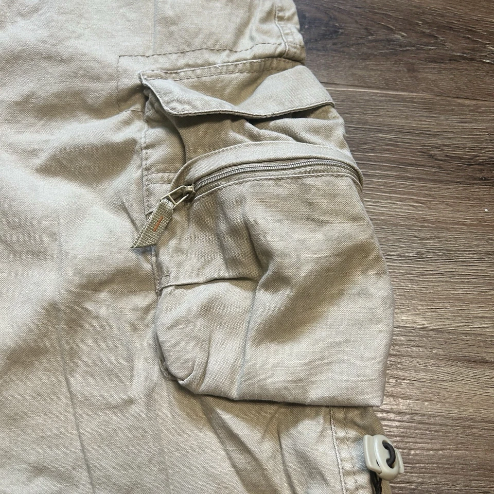 Arizona Jean Co. Men’s Khaki Colored Baggy Cargo Shorts Sz 34 Skater Y2K - Image 4 of 4