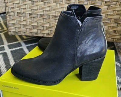 NEW Gianni Bini Women's Tamie Black Leather Short Boot Block Heel 9.5 M