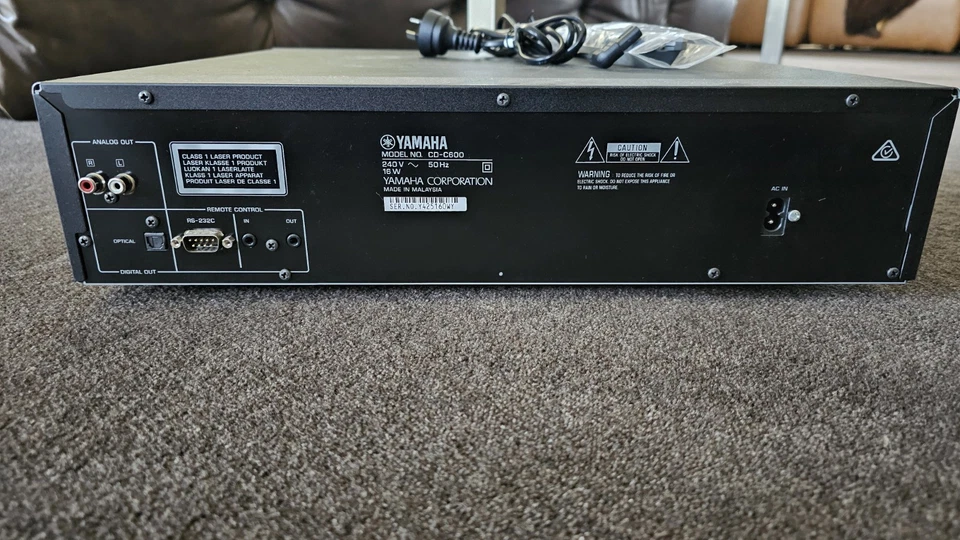 Yamaha CD-C600 CD Player 5 Disc Changer Carousel + Remote Excellent Condition - image 4 of 4