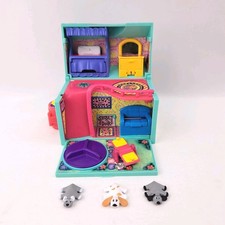 Vintage Pound Puppies Compact Playset House With 3 Puppy Figures