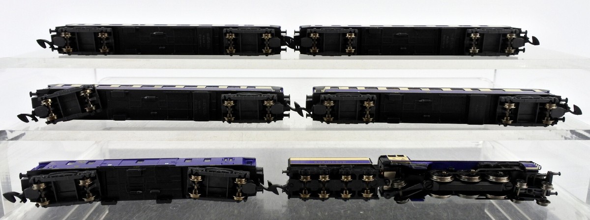 MARKLIN Z SCALE 81331 RHEINGOLD 4-6-2 STEAM ENGINE WITH 5