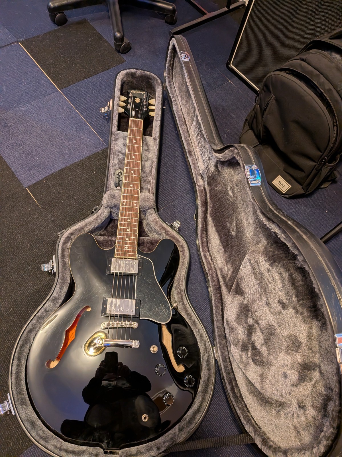 Epiphone ES-335 IG Semi-Hollow Electric Guitar Black with Case