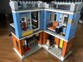 LEGO Creator 3-in-1 Corner Deli 31050 Complete (no box) 