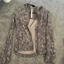 Women  s Lululemon Define Size 4 taupe brown gray Snakeskin Hooded Jacket
