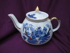 Largish Retro Gibson Teapot with Willow Battern Design (86)