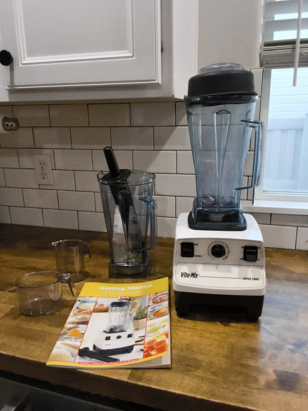 Vitamix 5000 Total Nutrition Center Professional Blender Model VM0103 2 Pitchers