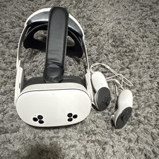 Meta Quest 3s Headset 128GB w Batman Arkham s...