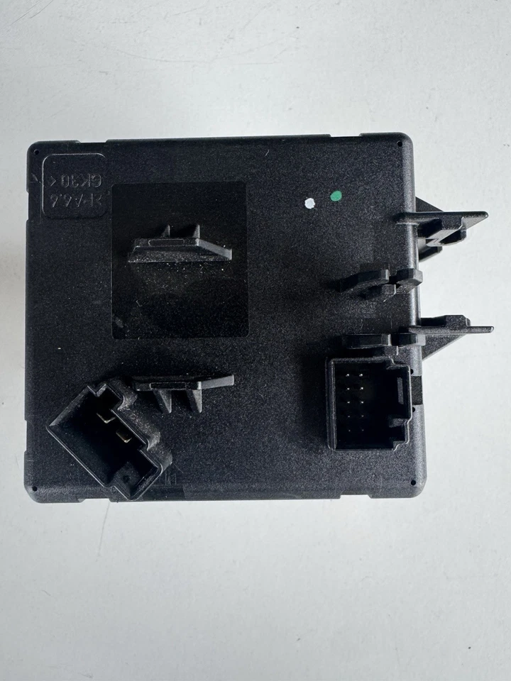 08-14 W204 X204 W207 IGNITION SWITCH MODULE MERCEDES  C300 C250 2045450908 OEM - Image 2 of 4