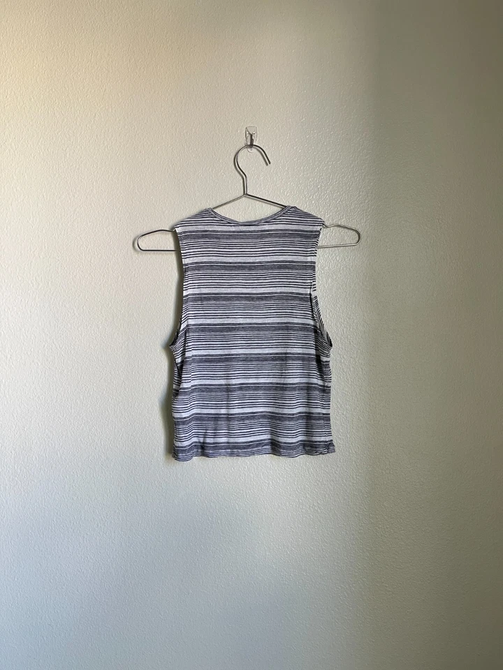 Camiseta sin mangas AllSaints para mujer mezcla de lino Eli a rayas en blanco/negro talla MEDIANA Foto 3 de 4