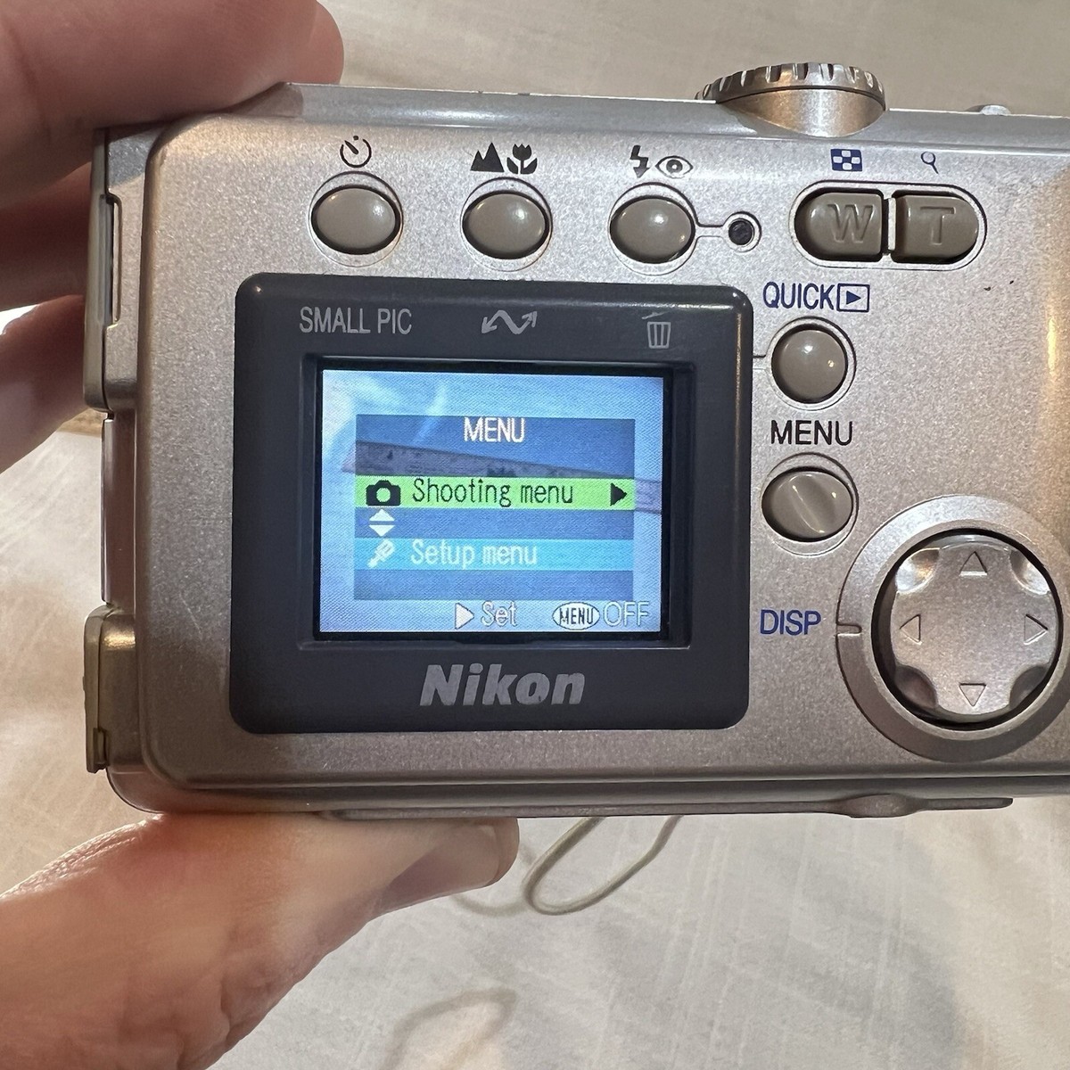 Nikon COOLPIX 2000 Digital Camera w/ Memory Card ~ 2.0MP