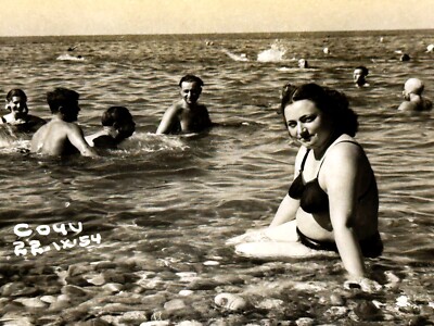 1954 Plump Lady Brunette Swimsuit Chubby Woman Sunbathing Sea Vintage Photo