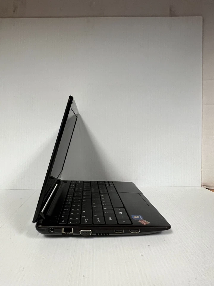 Acer Aspire One 722-0473 11" Laptop, AMD C-60, 4GB RAM, No HDD - Image 3 of 4