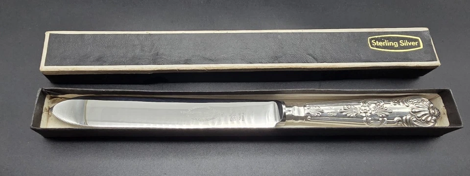 Cuchillo para pasteles Sheffield vintage con mango de plata esterlina/Reino Unido/1940/Caja de presentación Foto 2 de 4