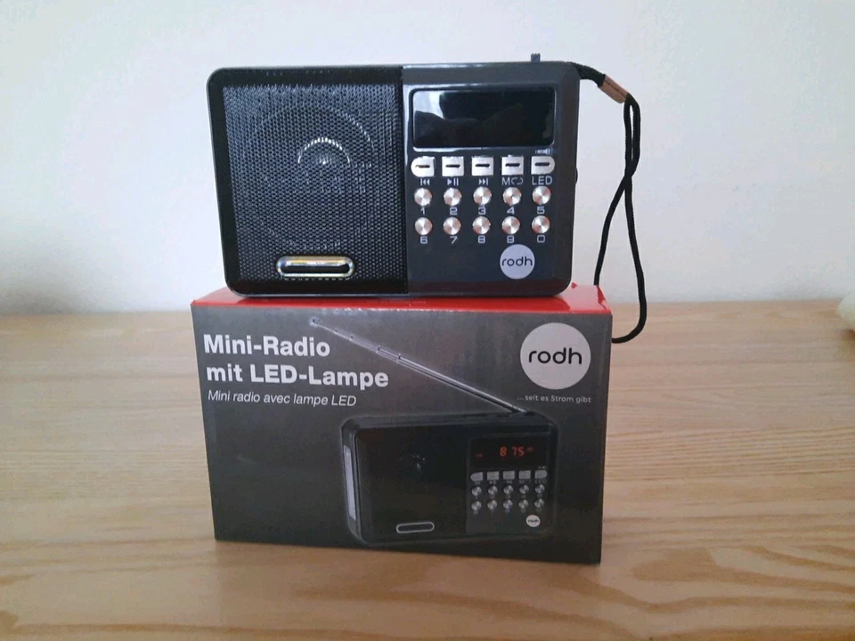 Mini Radio Mit LED-Lampe Schwarz Ideal Für Unterwegs