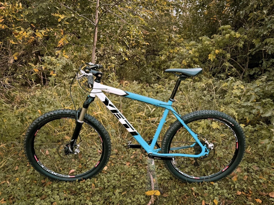 Bicicleta de montaña Yeti ARC - Disco hidráulico y engranajes 1 x 9 - Ruedas DT Swiss - ¡Hecha en EE. UU.! Foto 2 de 4