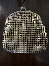 Whiting  Davis Vintage Gold Mesh Coin Purse Made in USA Kiss Lock