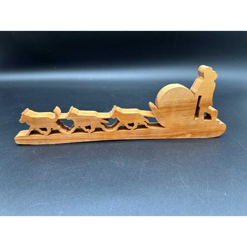 Wood Sled Dog Team Desk Clock Alaska Theme Quartz Display Piece Iditarod Mushing - Image 4 of 4