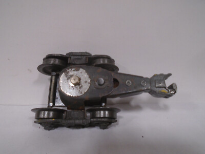 POSTWAR LIONEL #488-1 Truck With COUPLER FOR 2400 SERIES PASSENGER CARS