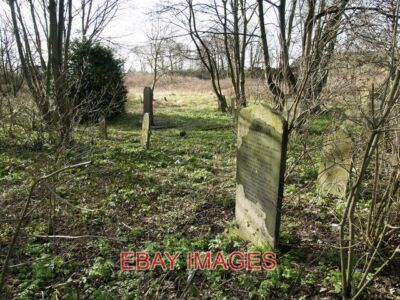 PHOTO  KINGSTON UPON HULL   SCULCOATES LANE CEMETERY IT MUST BE MANY YEARS SINCE