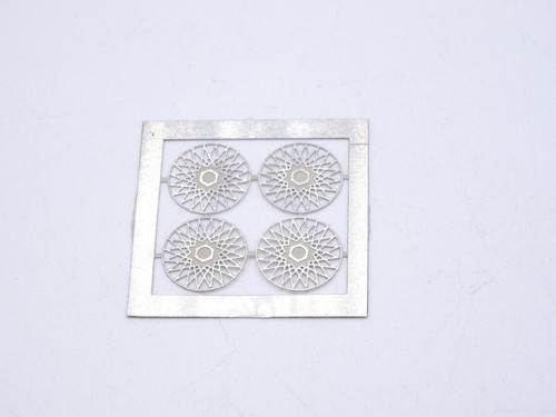 ALEZAN MODELS . ACCESSOIRES 1/43 . SET 4 INSERTS P.E JANTE BBS . ECROU CENTRAL . - 第 1/1 張圖片