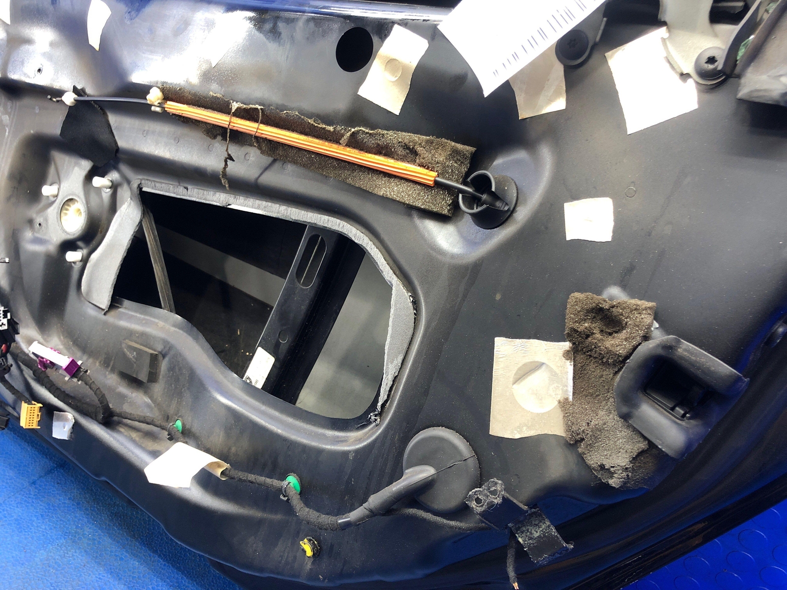 LAMBORGHINI GALLARDO FRONT RIGHT DOOR NERO NOCTIS (LY9B) *BURNT DAMAGE*