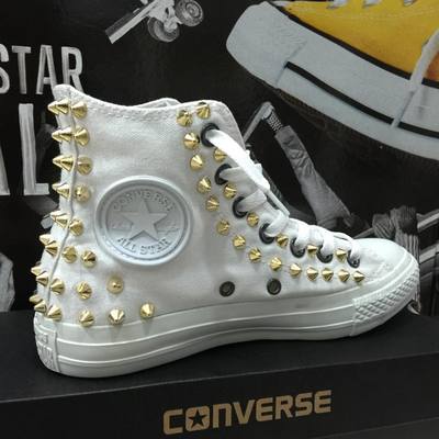 Converse Bianche alte Monochrome Borchiate con Borchie oro a punta