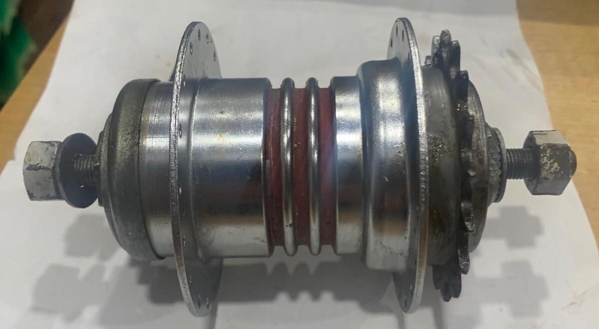 Vintage Schwinn Bicycle Bendix 2 Speed Automatic Kickback 36 Vintage Schwinn Bicycle Bendix 2 Speed Automatic Kickback 36