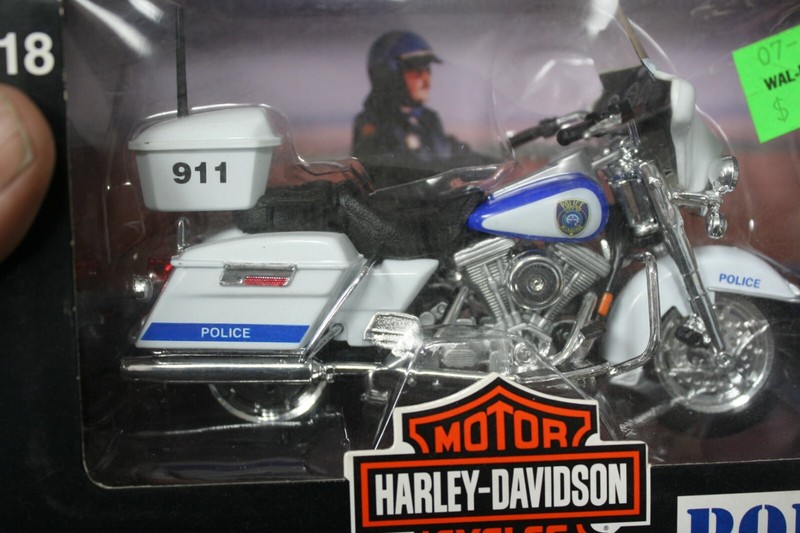 Maisto Series 4 Harley Davidson Motorcycle MILWAUKEE Police 1:18  #31360