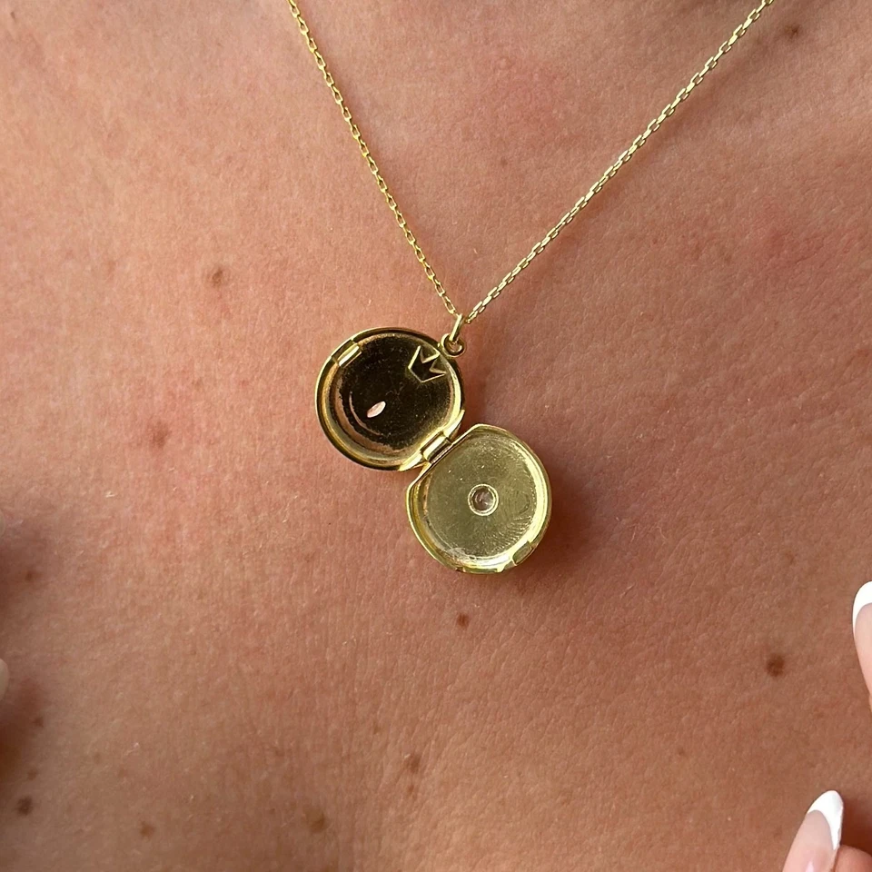 14k Gold Bee Locket Necklace Lab-Created Diamond | Photo Keepsake Pendant Gift - Image 3 of 4